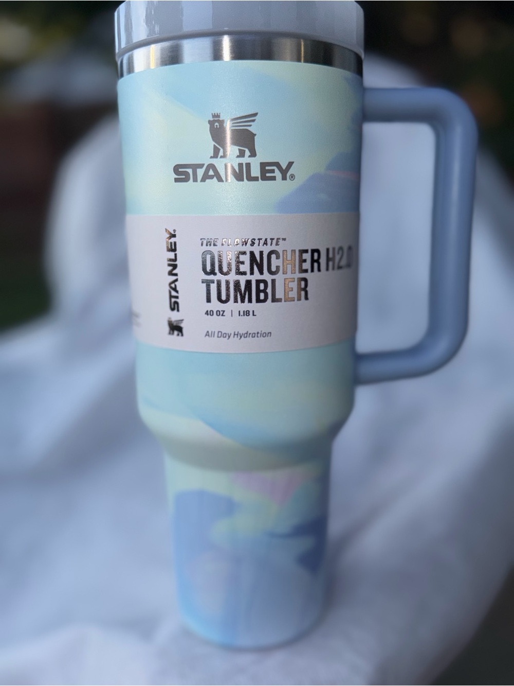Stanley Quencher H2 Tumbler in Blue and White Swirl